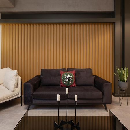 A Place 4U No6 - City Escape With Balcony Lounge & Open Living Space Athene Buitenkant foto