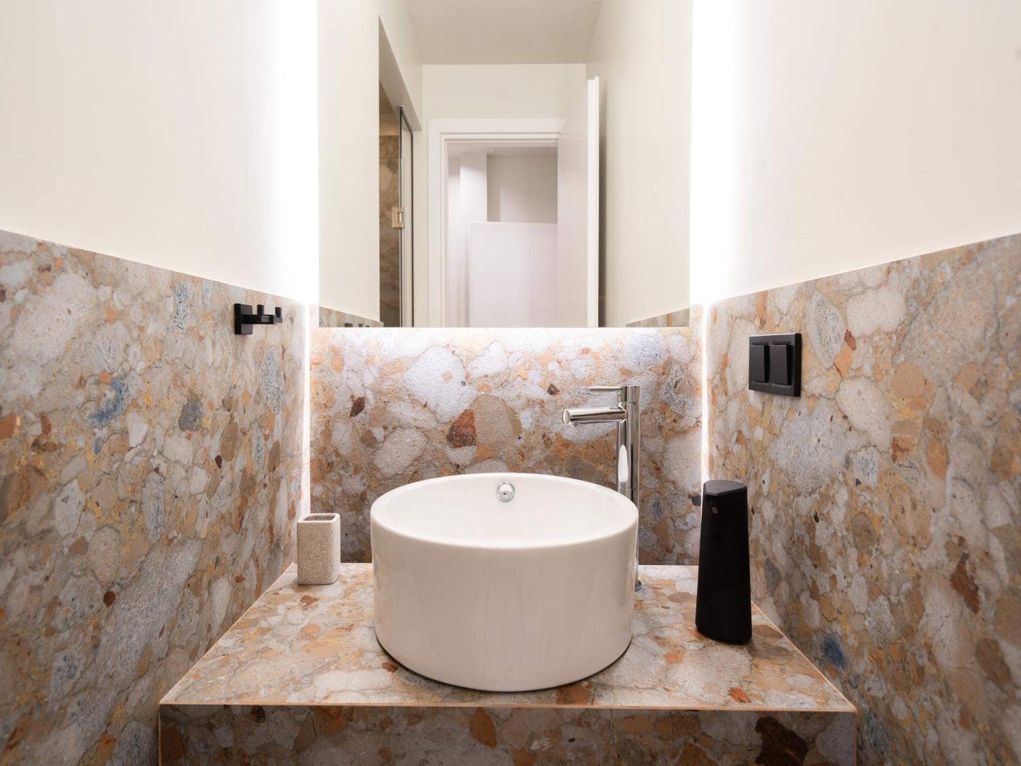A Place 4U No6 - City Escape With Balcony Lounge & Open Living Space Athene Buitenkant foto