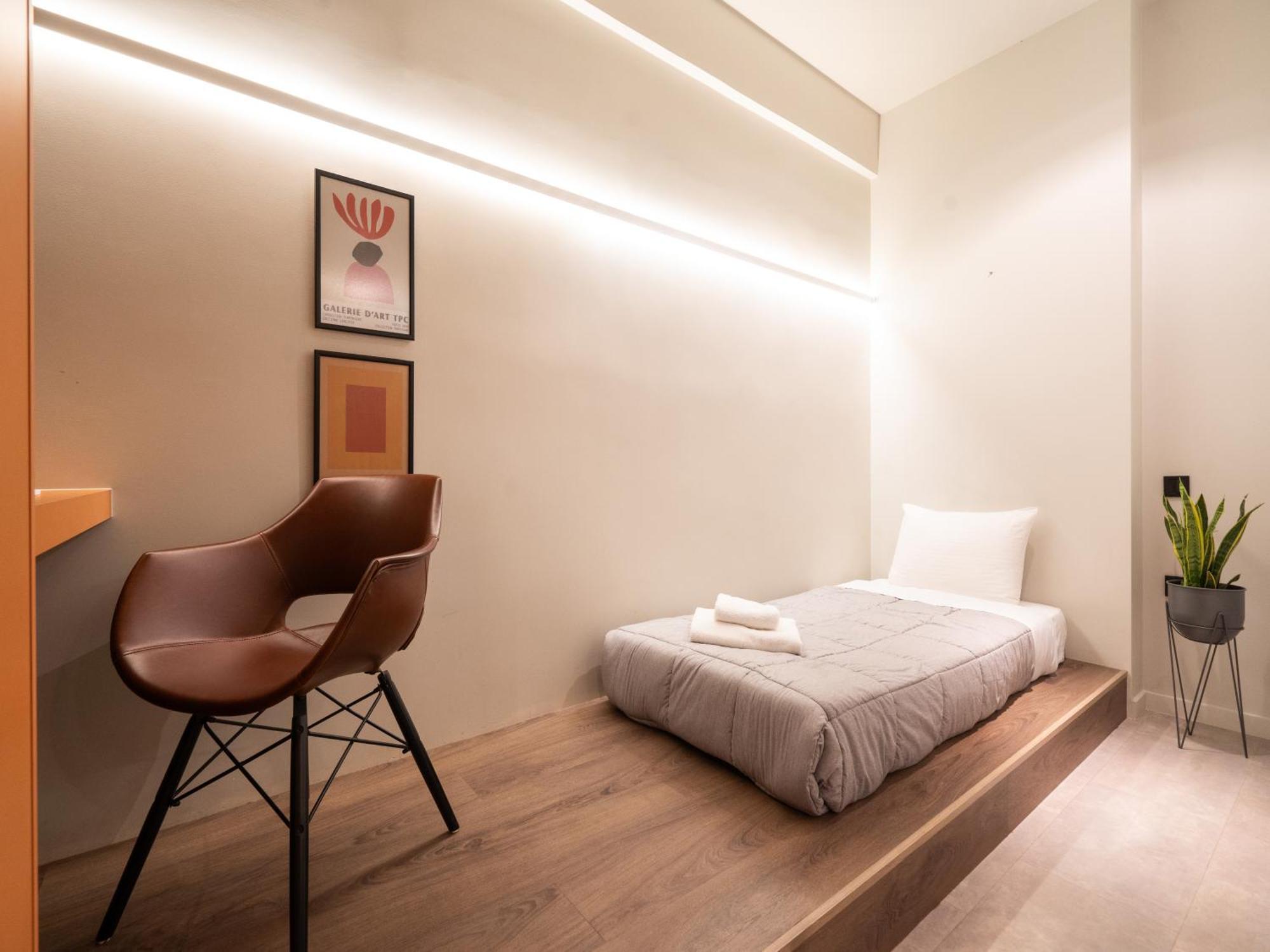 A Place 4U No6 - City Escape With Balcony Lounge & Open Living Space Athene Buitenkant foto