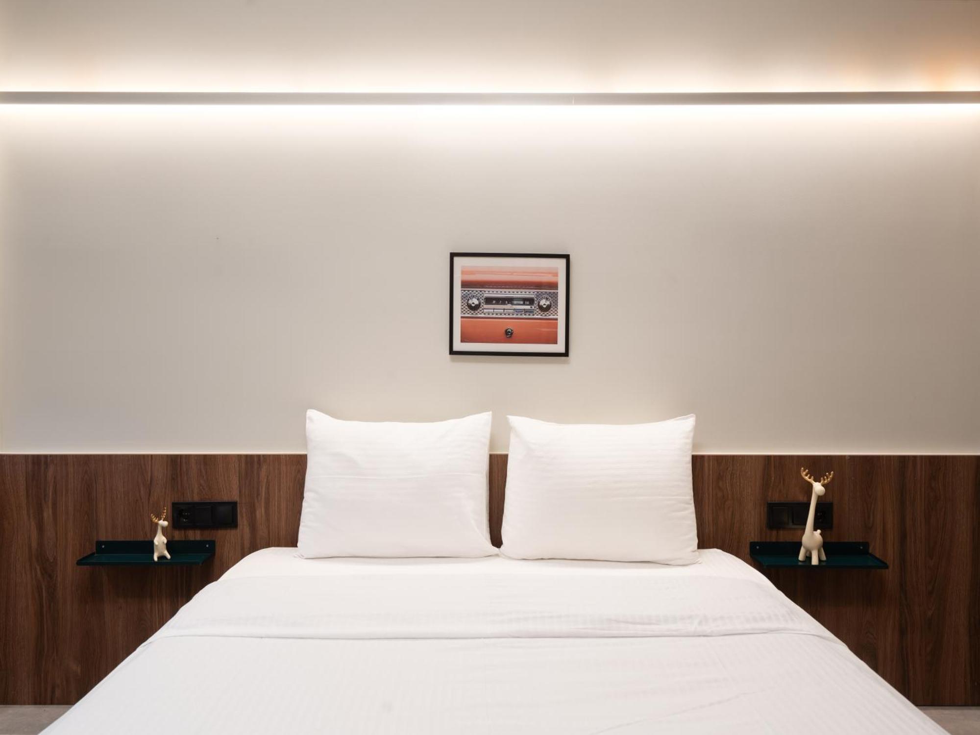 A Place 4U No6 - City Escape With Balcony Lounge & Open Living Space Athene Buitenkant foto