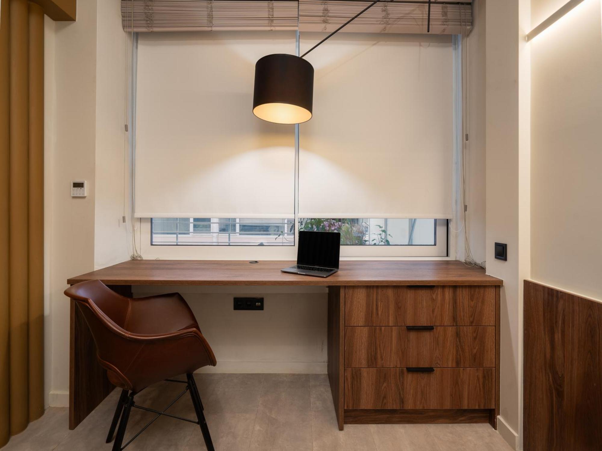 A Place 4U No6 - City Escape With Balcony Lounge & Open Living Space Athene Buitenkant foto